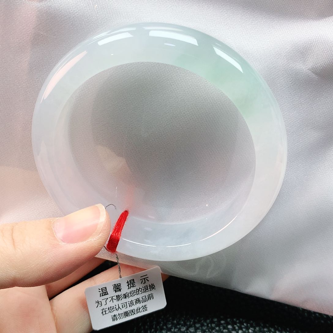 翡翠手镯未镶嵌55圈