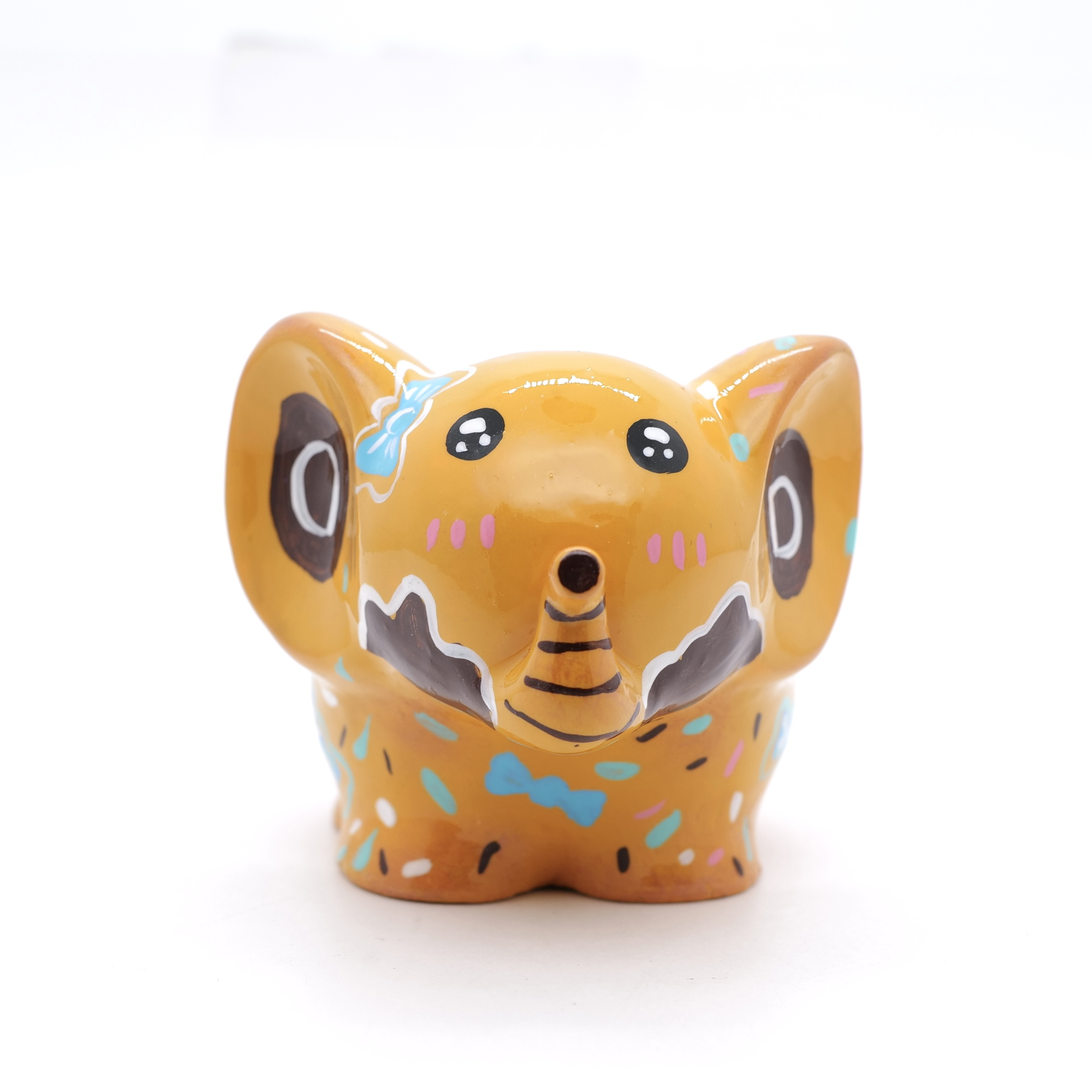 王甜心挖孔大象艺术石膏作品，手工绘制，仅一件