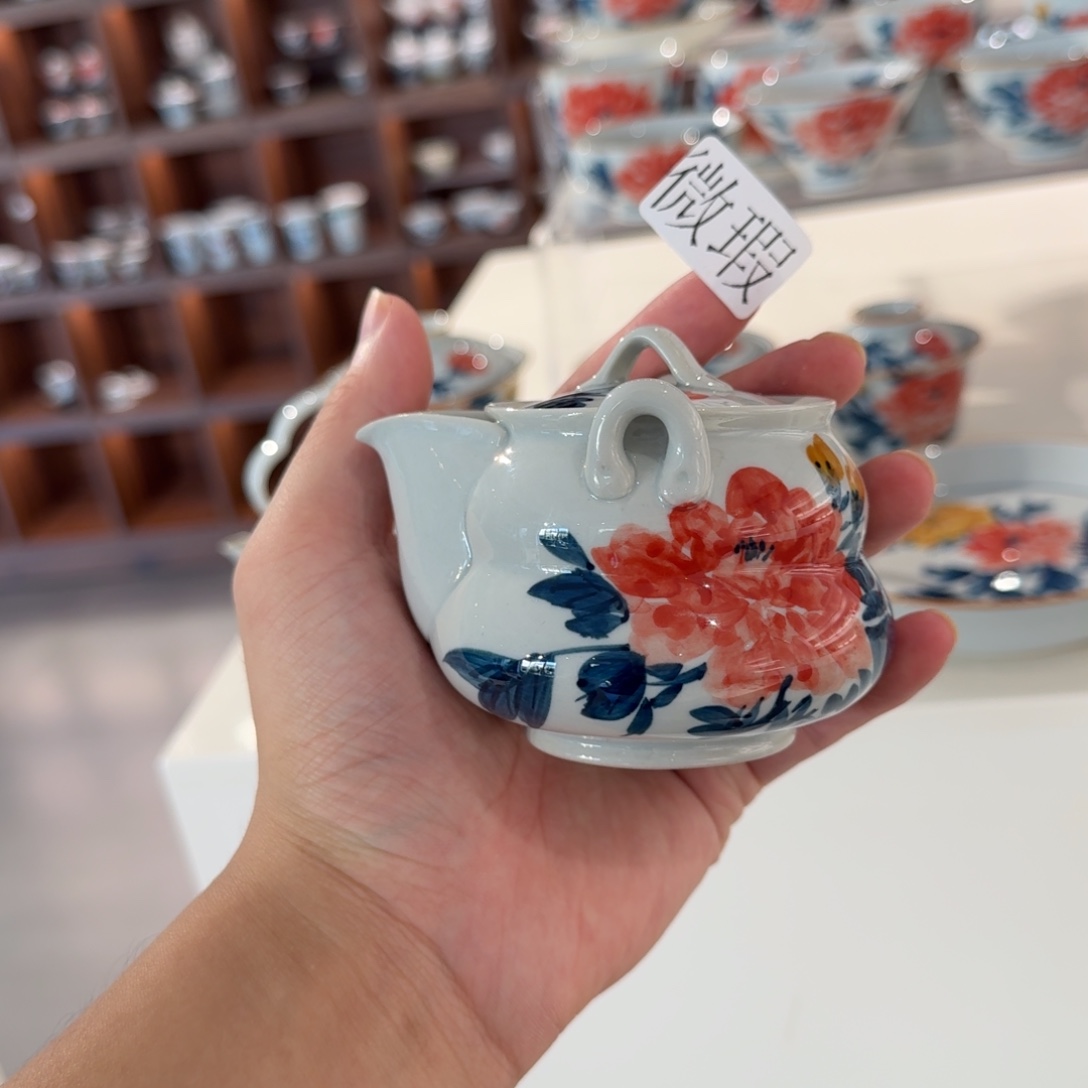 釉下手绘茶具微瑕