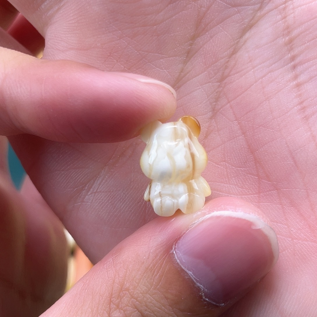 琥珀裸石未镶嵌蜜蜡