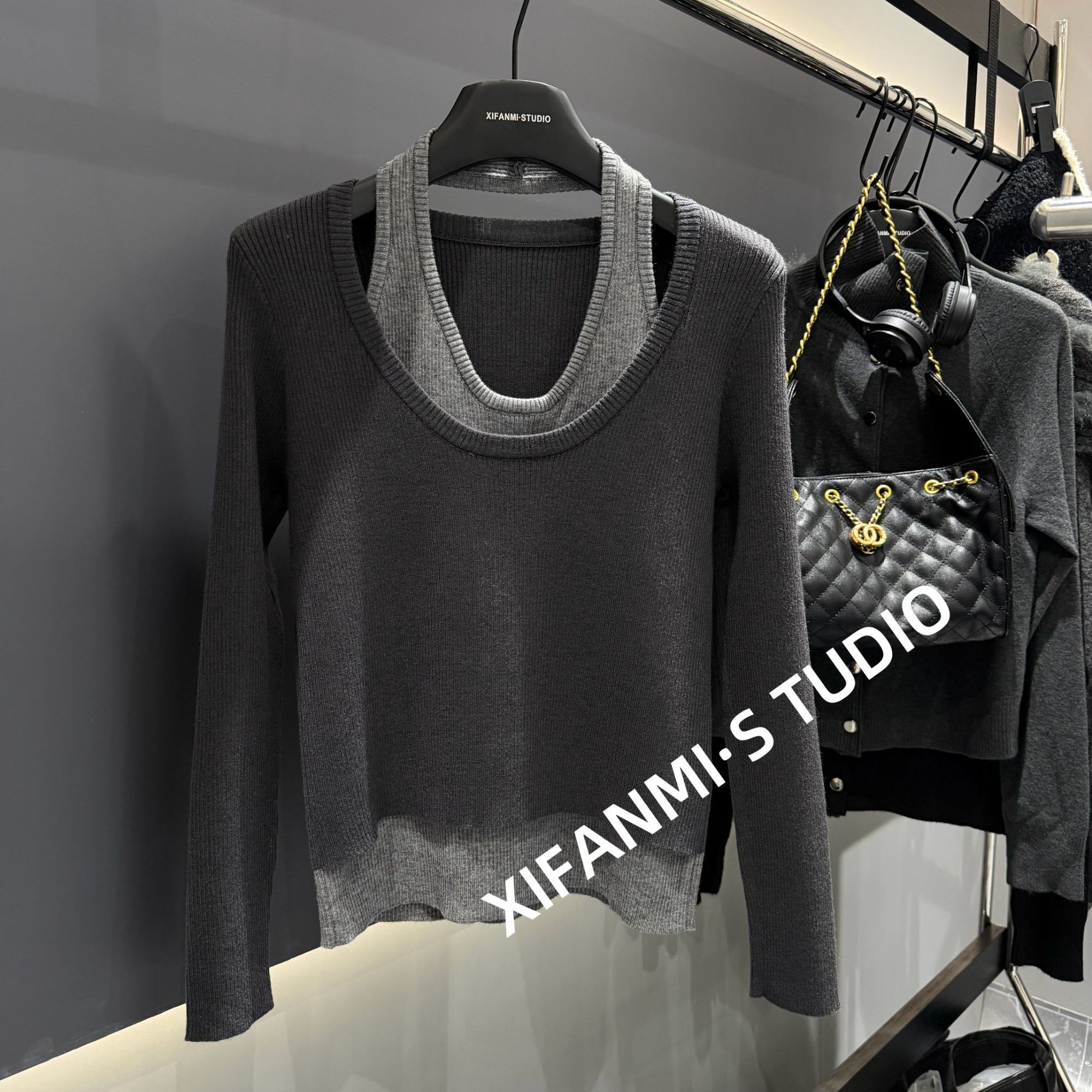 XIFANMI 撞色假两件挂脖针织上衣 韩系洋气修身显瘦长袖针织衫547