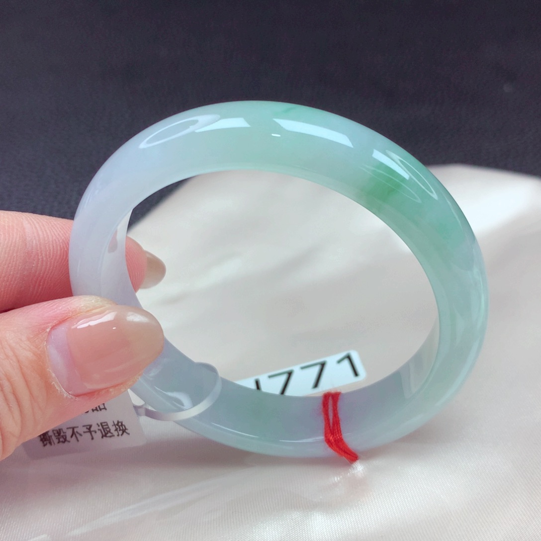 翡翠手镯未镶嵌手镯88