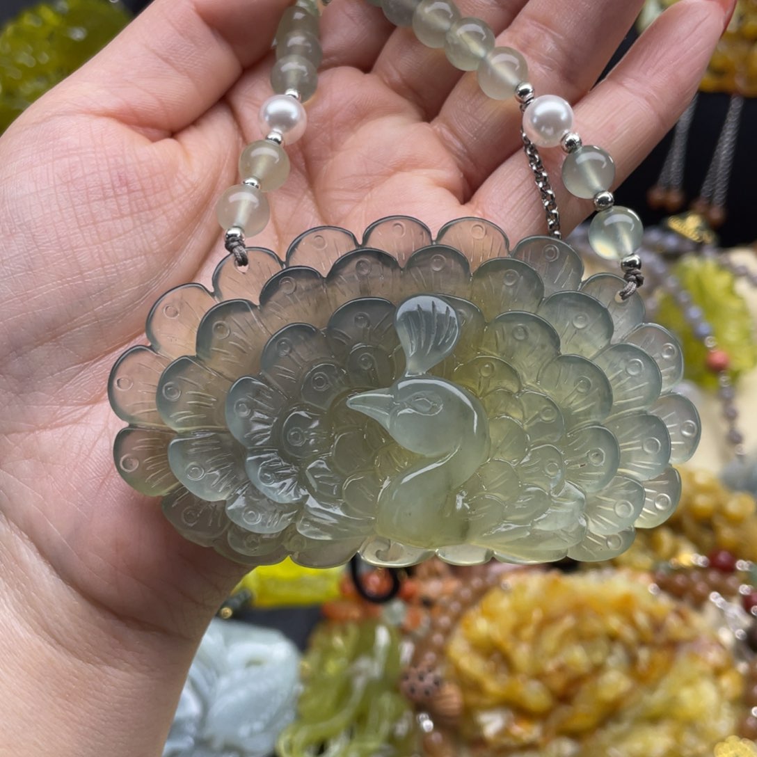 未镶嵌蛇纹石玉颈饰