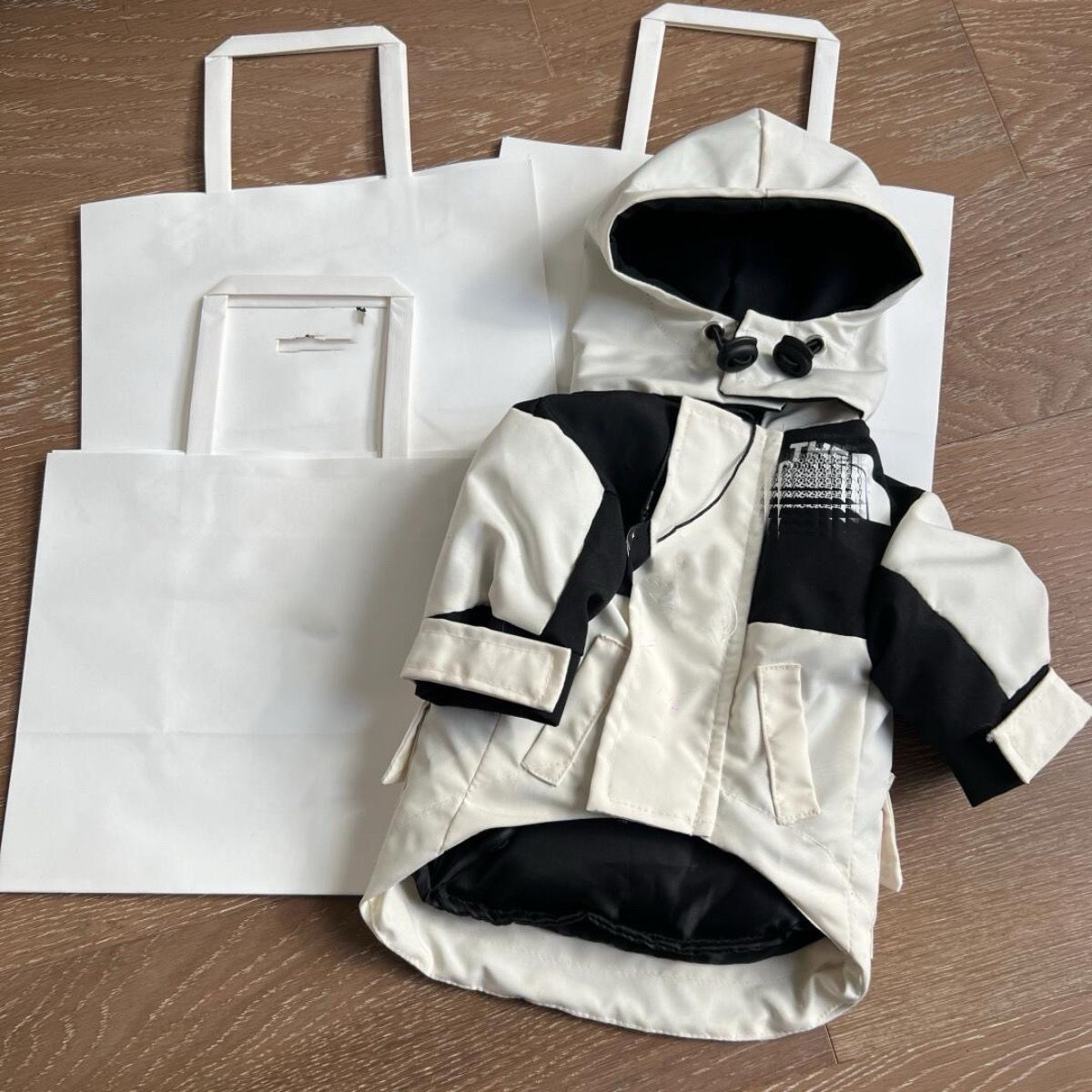 宠物潮牌冲锋衣泰迪比熊雪纳瑞法斗狗狗猫咪秋冬保暖衣服