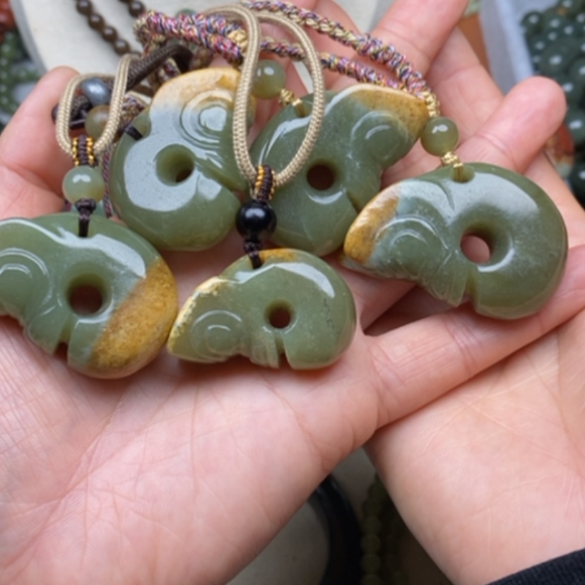 【闪购商品】未镶嵌手链岫岩河磨玉（透闪石质玉）志****6