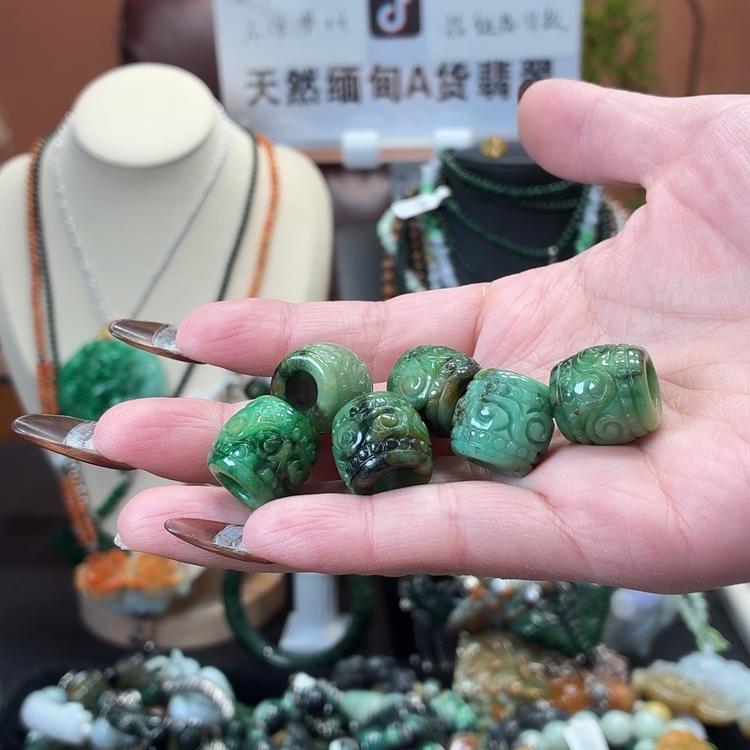 翡翠未镶嵌耳饰多样性发一吊坠