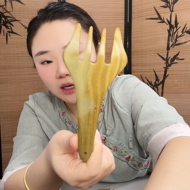 绿檀木耙子梳微瑕疵