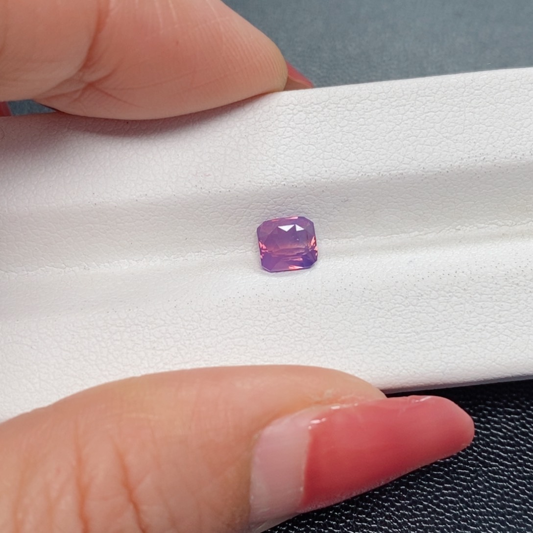 蓝宝石裸石未镶嵌1.08克拉无烧大证