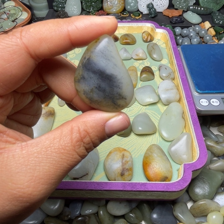 王***）和田玉未镶嵌珠宝半成品