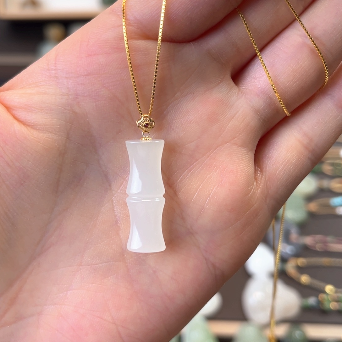 和田玉颈饰18K金镶嵌橙**乐竹节