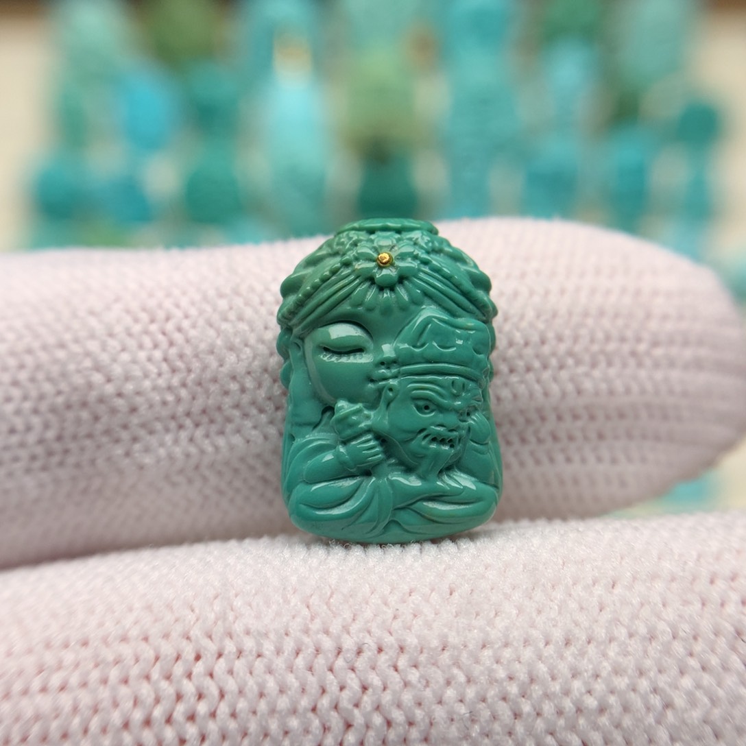 绿松石配饰未镶嵌