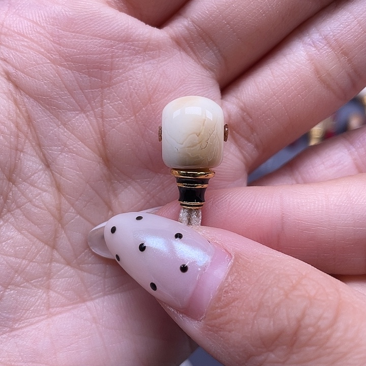 琥珀未镶嵌裸石9.6mm