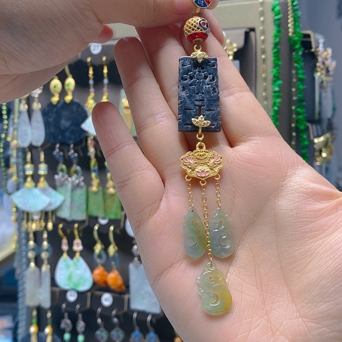 未镶嵌翡翠耳饰翡翠