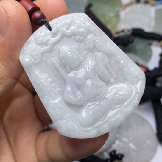 翡翠未镶嵌颈饰翡翠