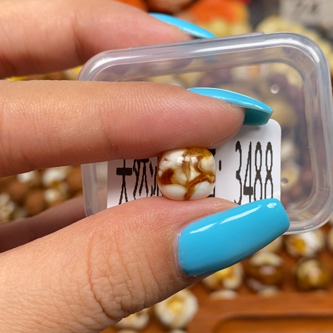 蜜蜡未镶嵌珠宝奇石3488