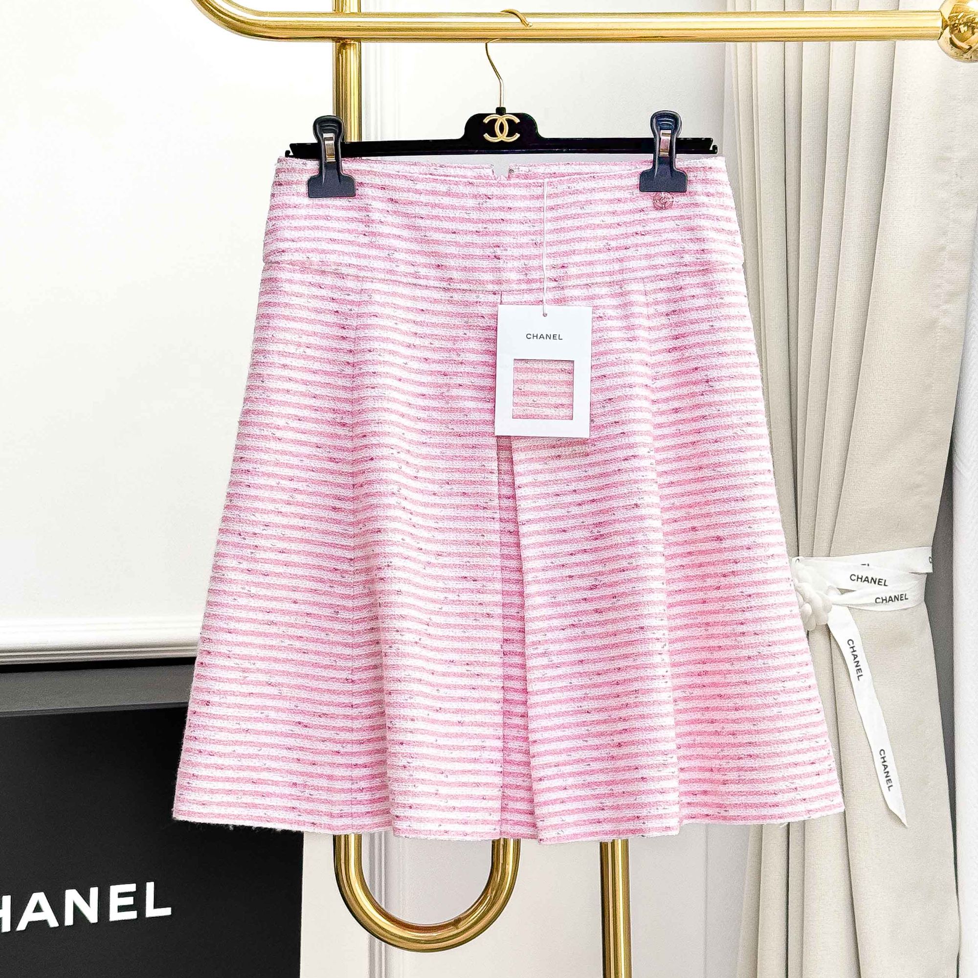 99新 Chanel/香奈儿 38码24C粉白条纹钻扣编织半身裙