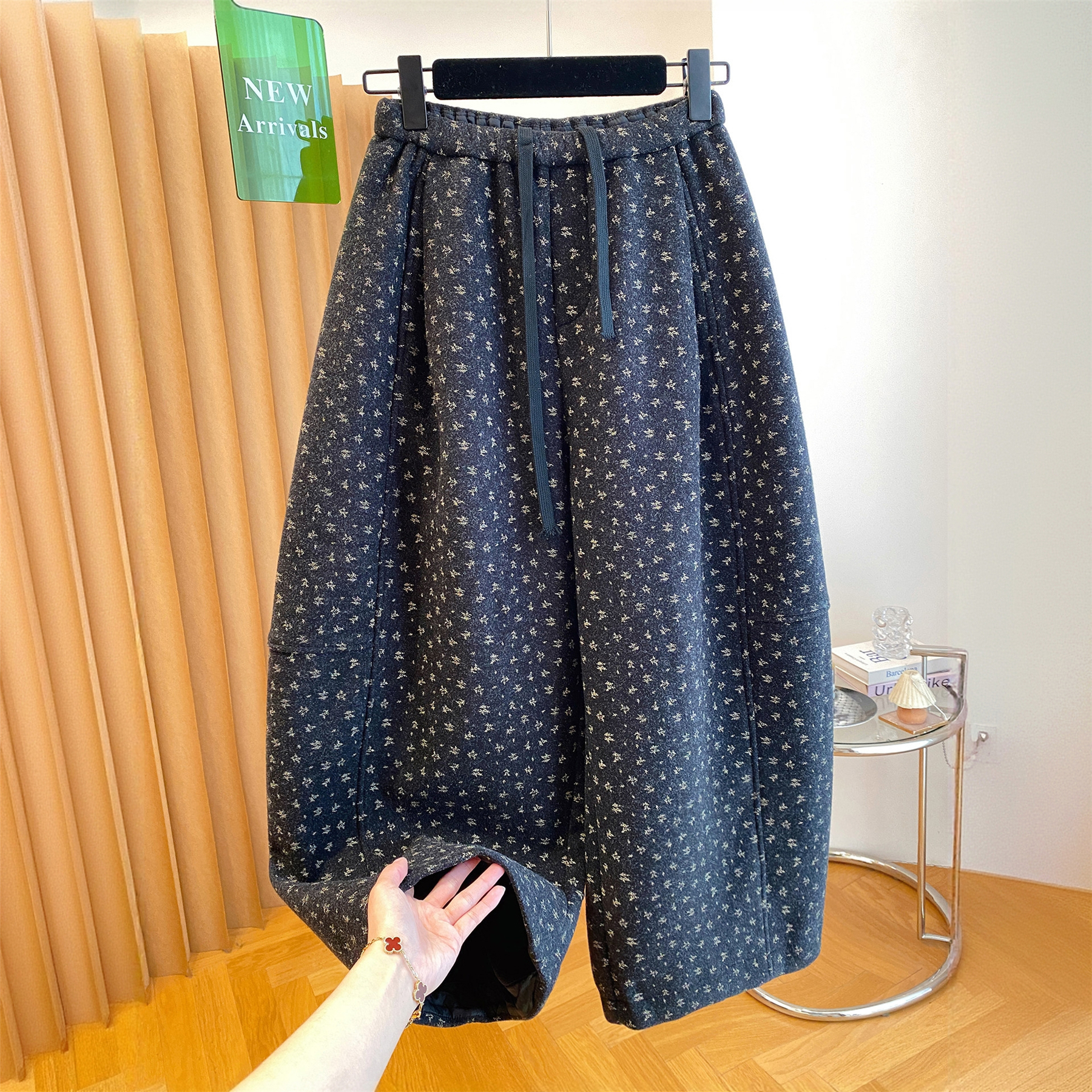 高级感加绒八分阔腿裤女冬2025新款宽松休闲复古碎花弯刀裤毛呢裤