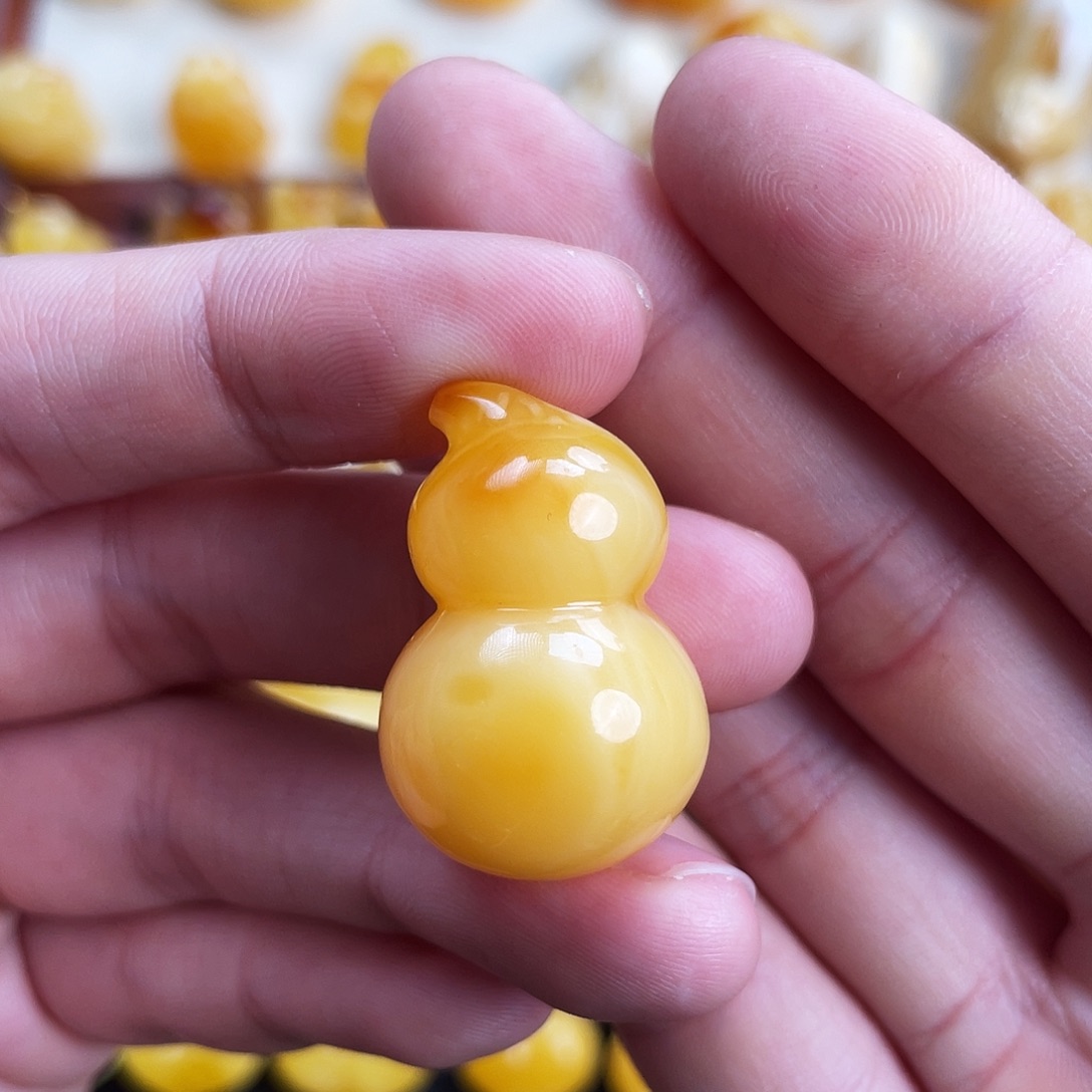 琥珀未镶嵌珠宝奇石