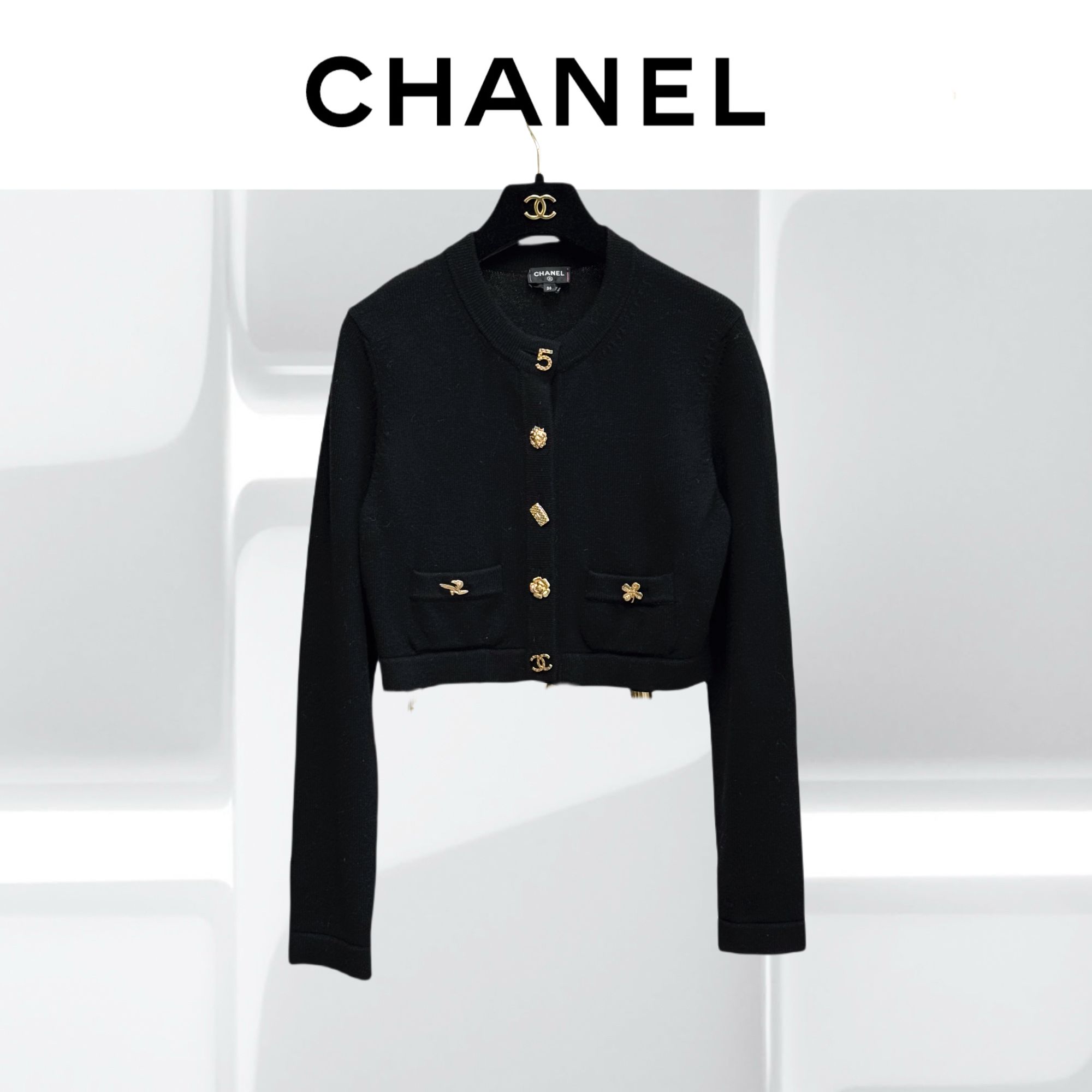 99新 Chanel/香奈儿  36码22B多元素纽扣黑色羊绒开衫