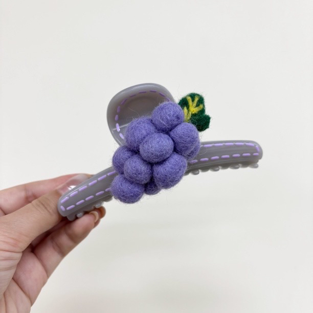 L419夕洛胖一字葡萄羊毛毡11cm抓夹树脂气质简约时尚抓夹鲨鱼夹