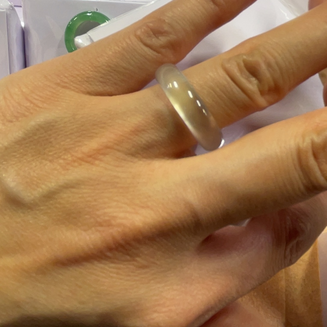 翡翠颈饰未镶嵌戒指