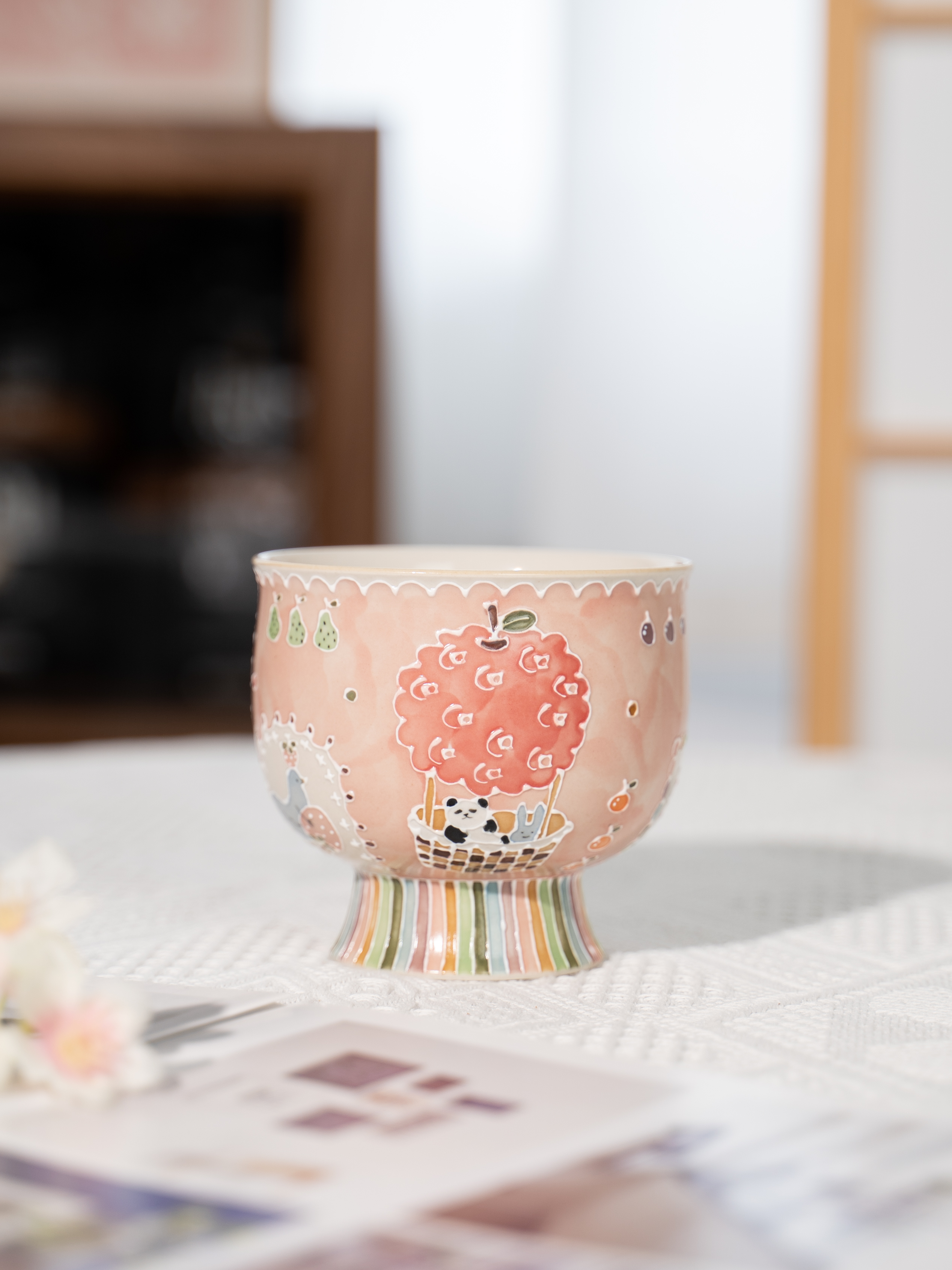 上禾下皿 | 粉色苹果飞船熊猫满绘高足蛋杯
