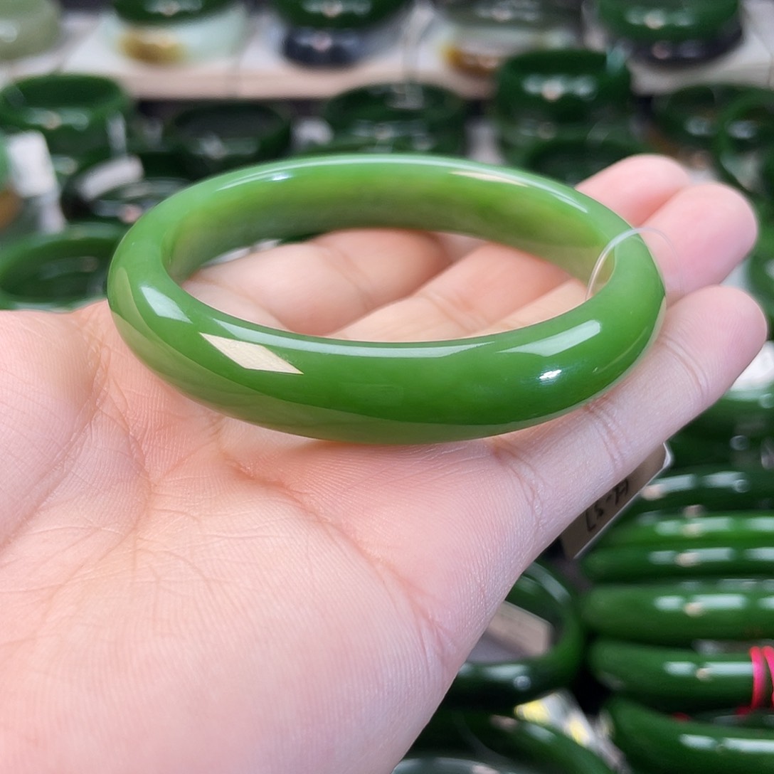 和田玉（碧玉）手镯未镶嵌