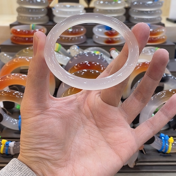 玛瑙/玉髓未镶嵌手镯