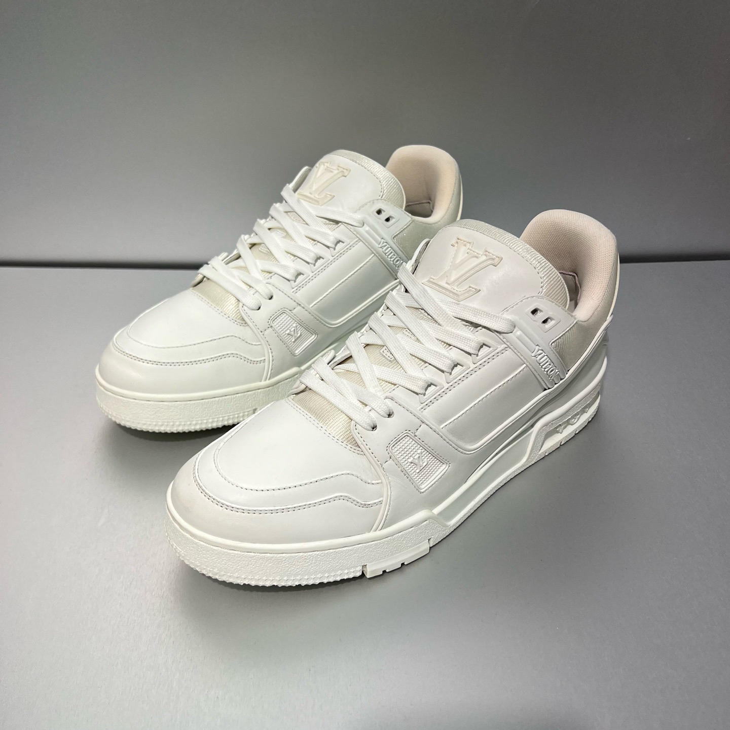 99新 LouisVuitton/路易威登 Trainer 纯白色板鞋/9码/43码（北京）