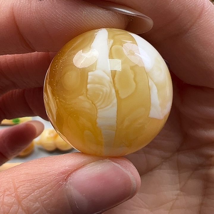 蜜蜡未镶嵌珠宝奇石