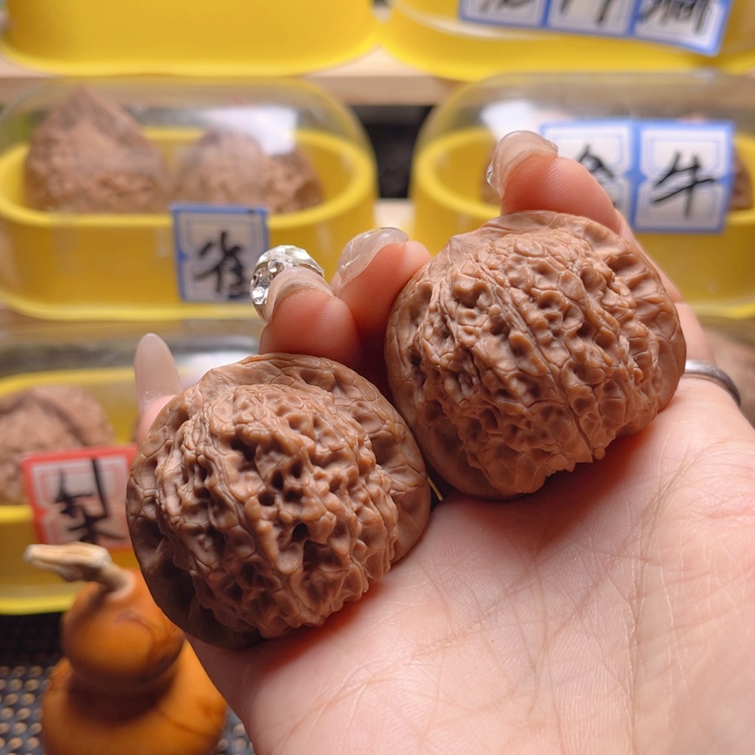 文玩核桃把件血麒麟