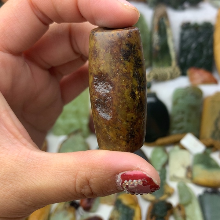 岫岩河磨玉（透闪石质玉）挂件未镶嵌