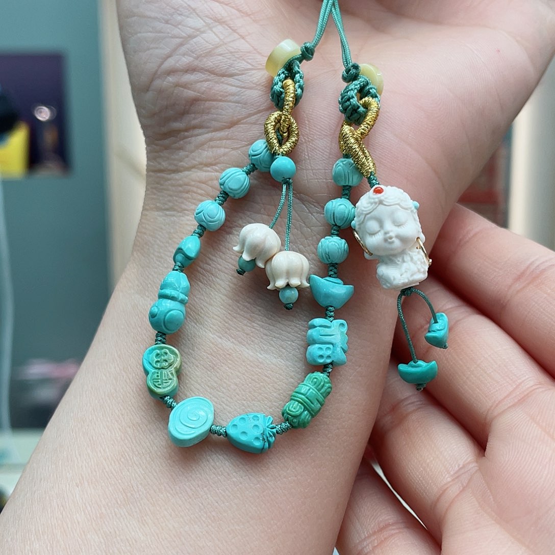 绿松石颈饰未镶嵌