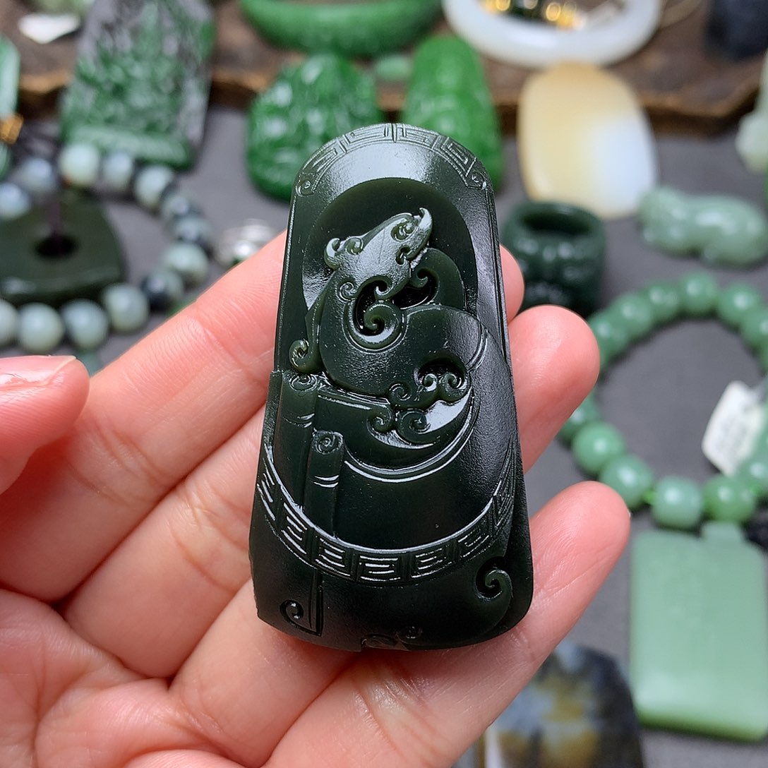 和田玉颈饰未镶嵌