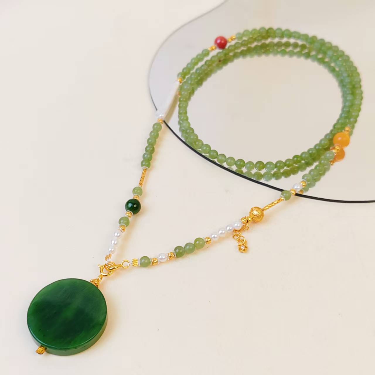 天然辰砂朱砂设计款菠菜绿圆牌25mm项链