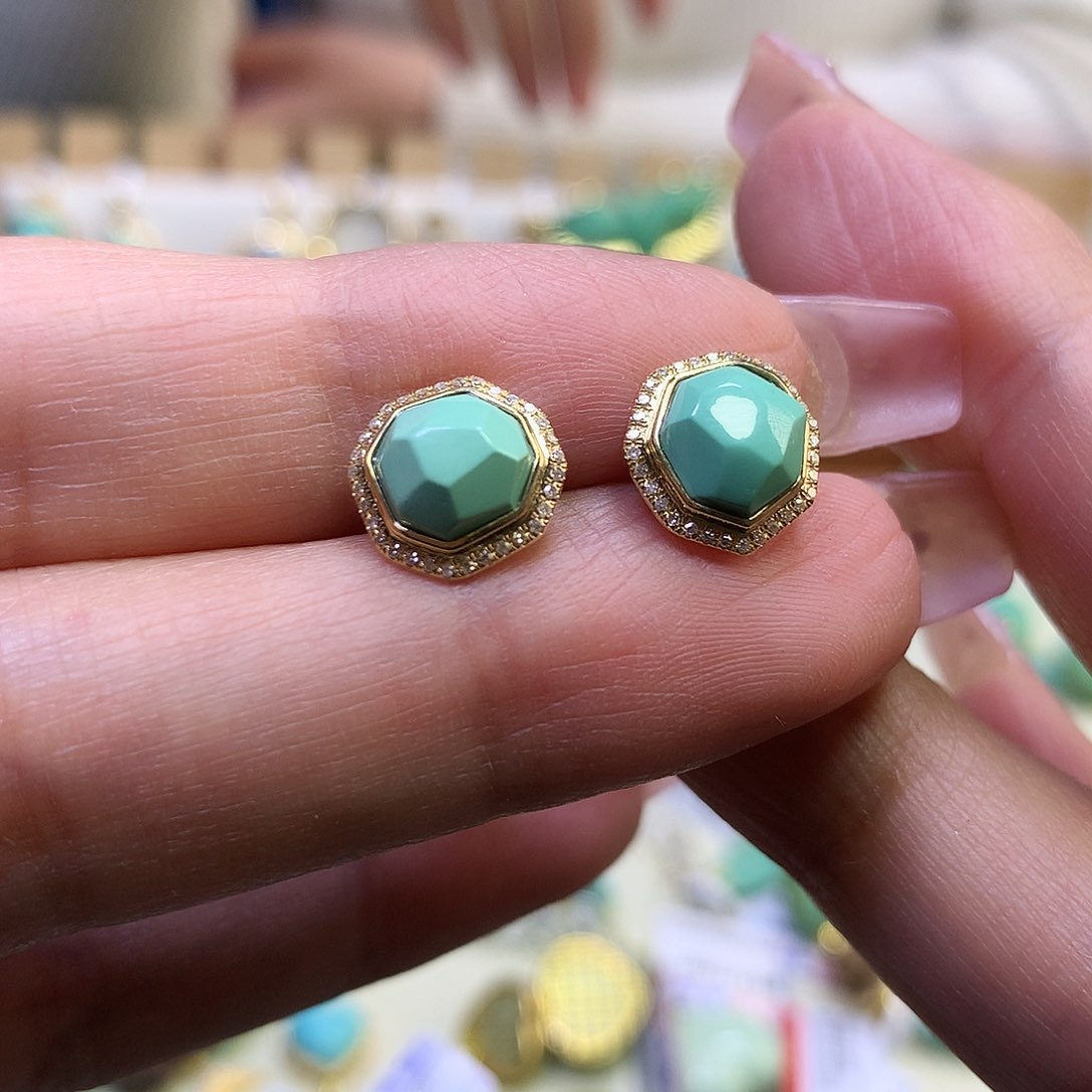 绿松石18K金镶嵌耳钉