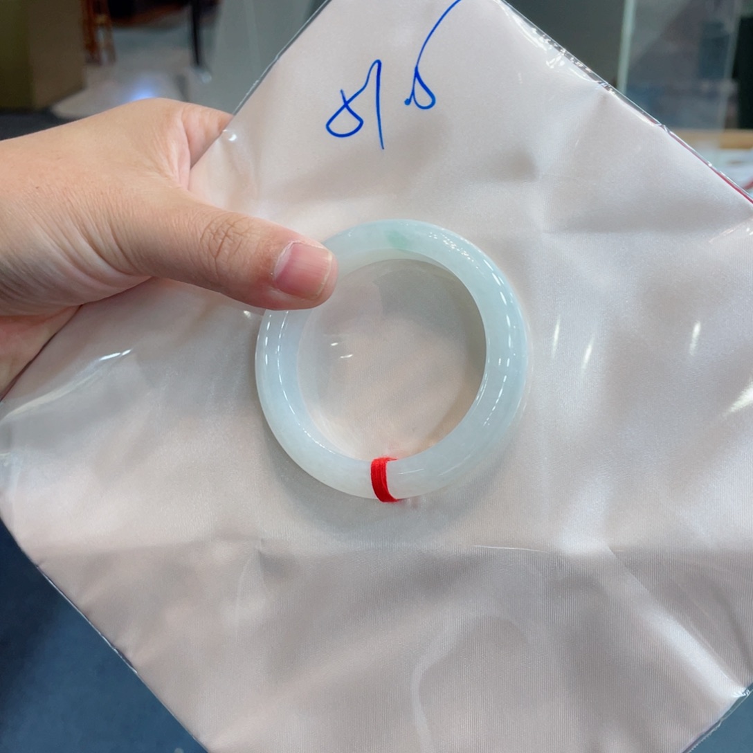 翡翠未镶嵌手镯手镯