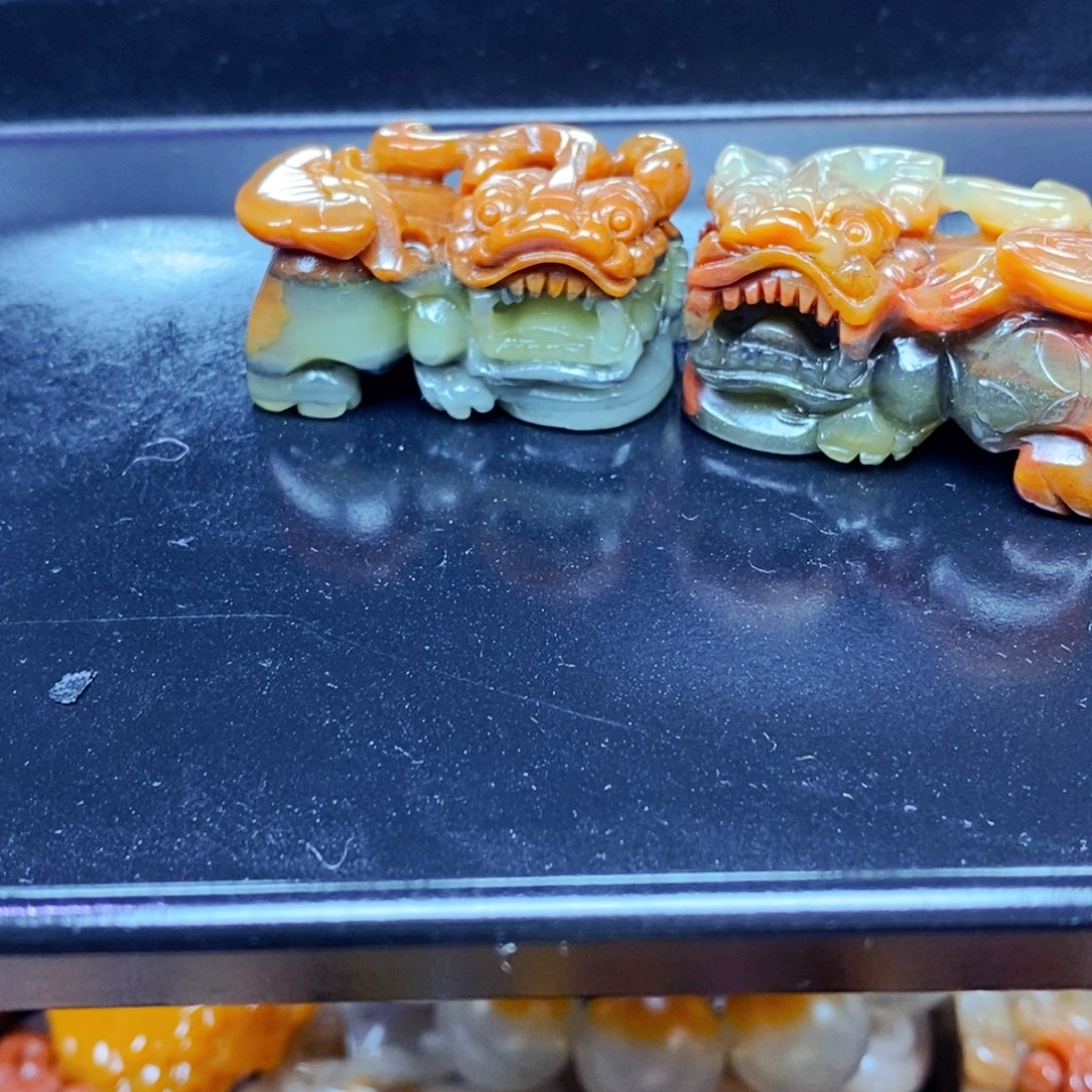 未镶嵌石英质玉（黄龙玉）颈饰