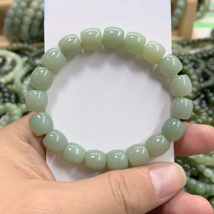 寂***族和田玉未镶嵌珠宝奇石