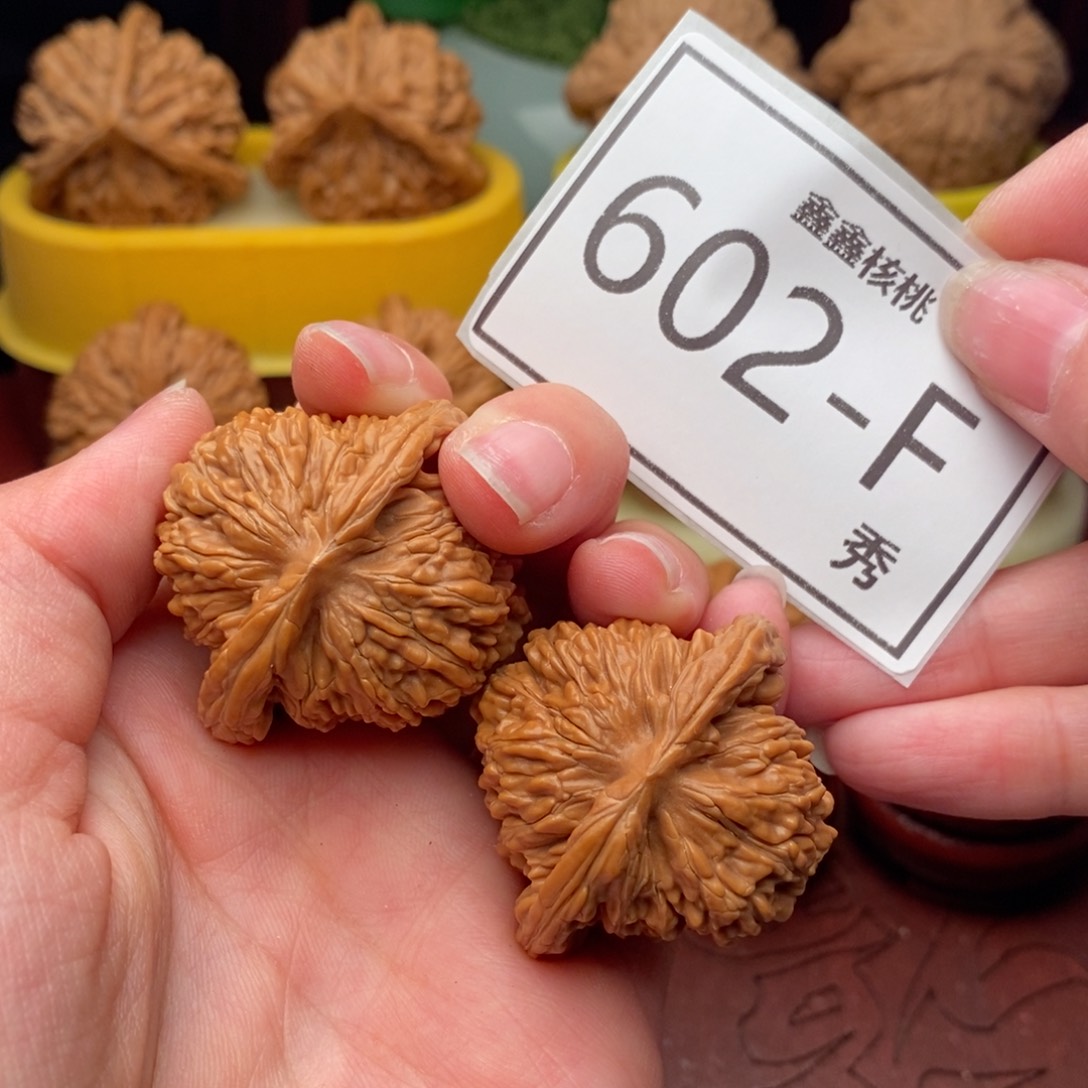 文玩核桃把件汉高楼39