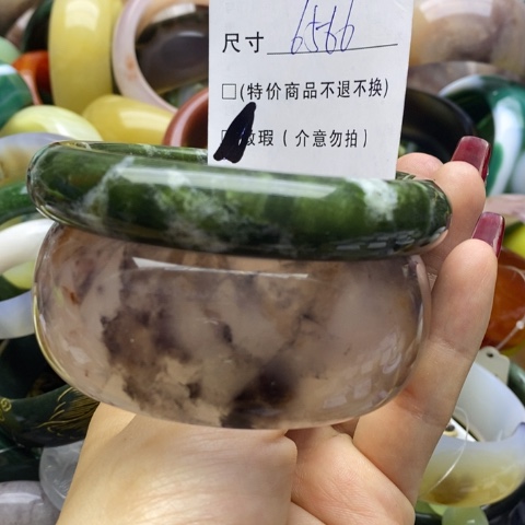 蛇纹石玉手镯未镶嵌