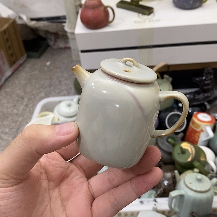 陶瓷艺术品及陶瓷壶壶