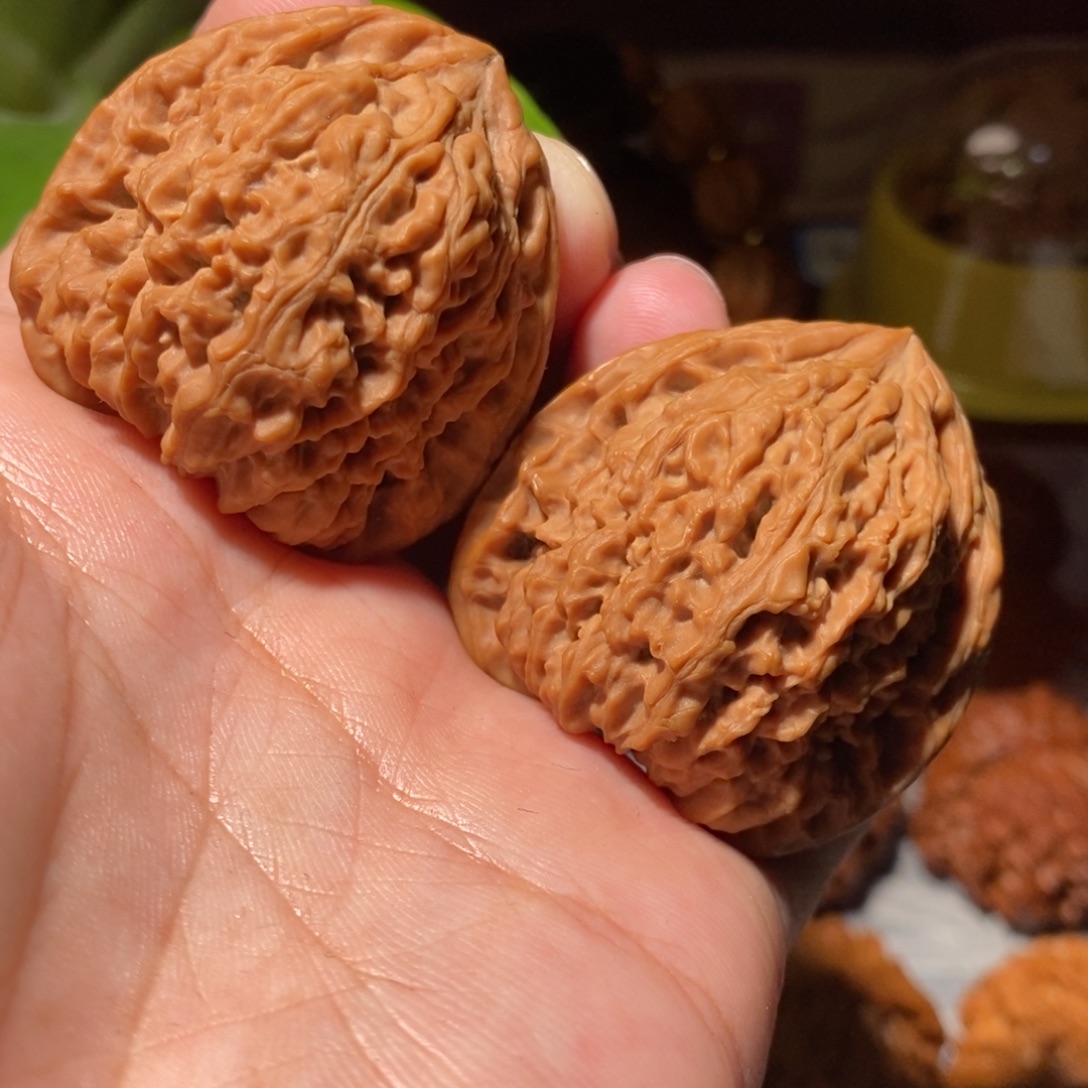 把件文玩核桃 005南将石高炮三角拉丝纹