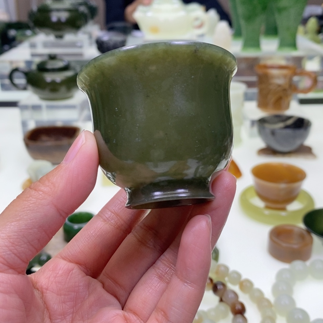 和田玉杯子未镶嵌