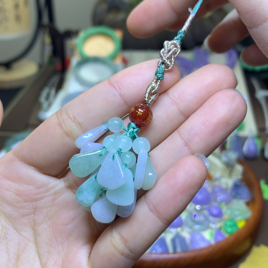 翡翠颈饰未镶嵌翡翠