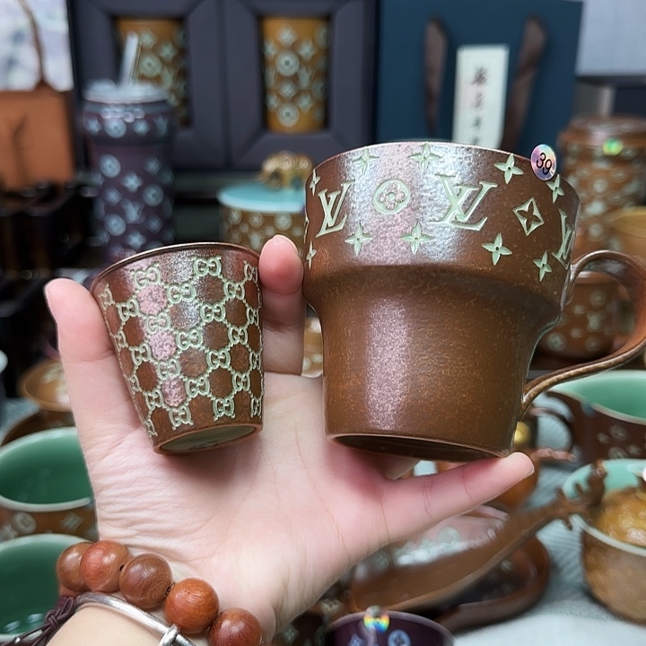 L***姐龙泉手工制作工艺品青瓷杯