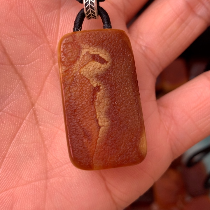 原皮留皮切牌吊坠