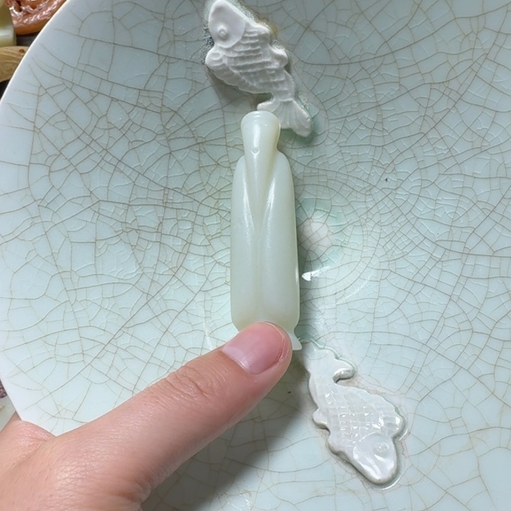 方***圆瓷片双鱼青瓷开片大碗