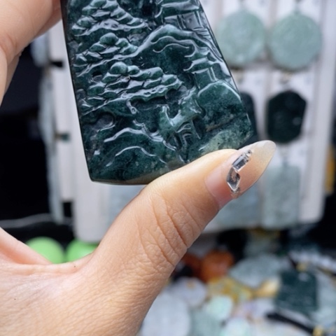 翡翠颈饰未镶嵌翡翠