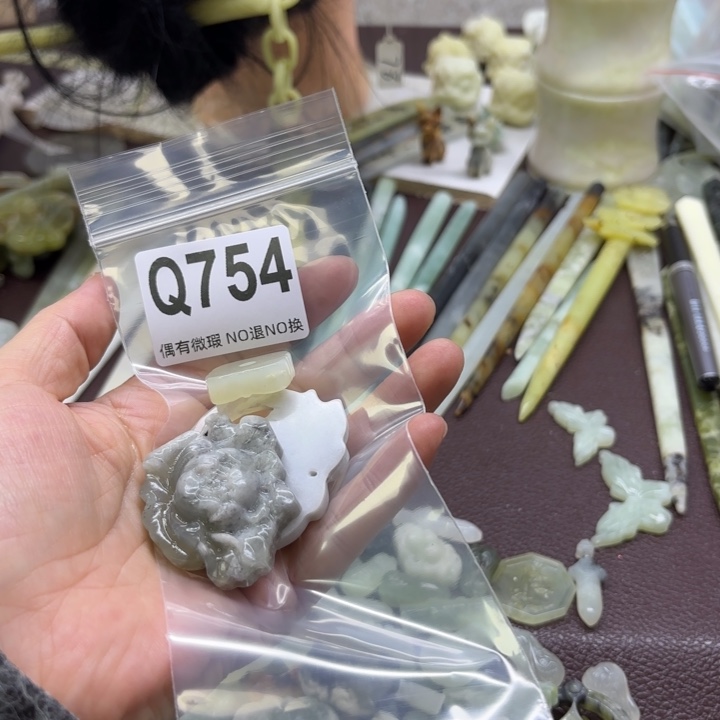 蛇纹石玉发饰合金几**瓜